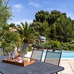 Stylish With Terrace *
