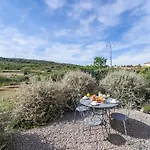 Stylish With Terrace