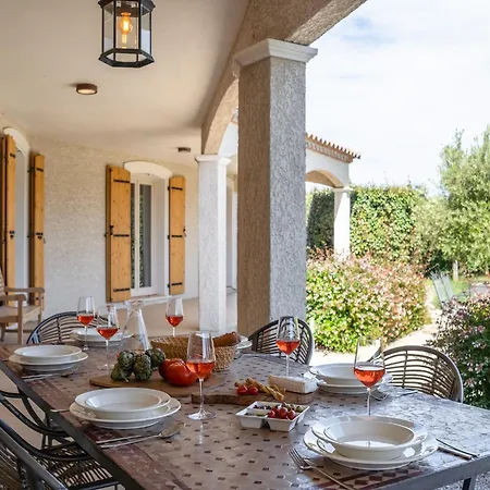 Luxurious With Private Swimming Pool Βίλα