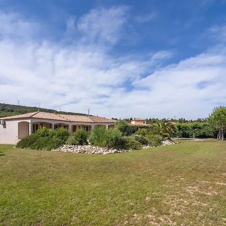 Βίλα Luxurious With Private Swimming Pool *