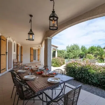 Luxurious With Private Swimming Pool Βίλα *